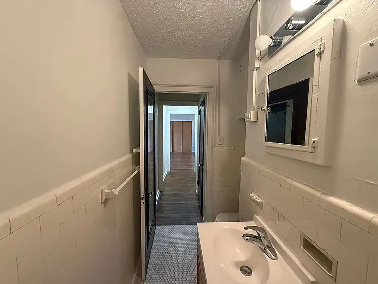 King Edward Annex Apartments — Photo 37