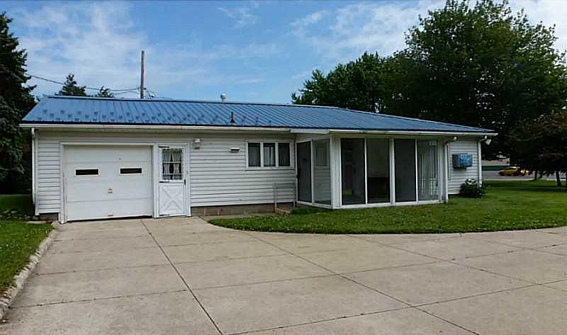 1st image of 2808 Hillcrest Dr