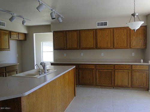1st image of 910 N Granada Dr