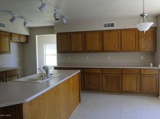 910 N Granada Dr, Chandler, AZ 85226