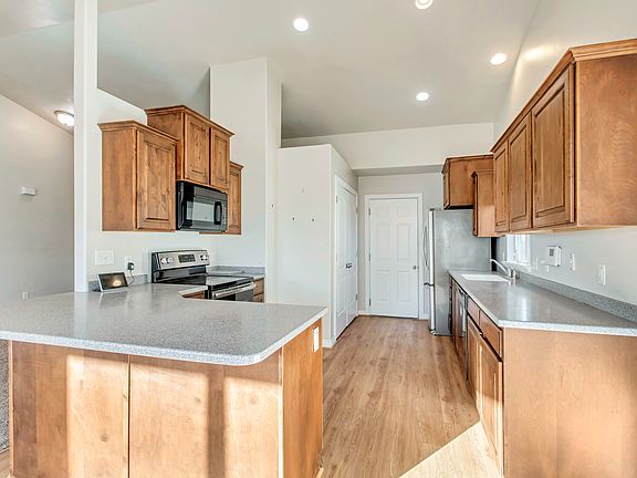 3rd image of 6924 N Chippewa Dr
