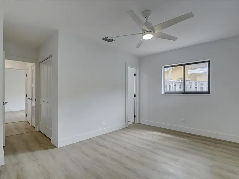 2155 NE 56th Ct — Photo 22