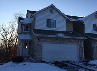 345 Pleasant Ln, Chaska, MN 55318