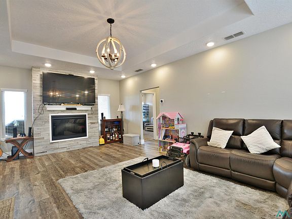 5th image of 1219 Oakwood Cir