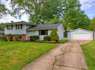 208 33rd St, West Des Moines, IA 50265