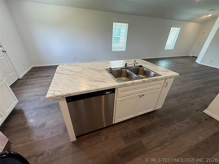 11822 S 279th East Ave — Photo 9
