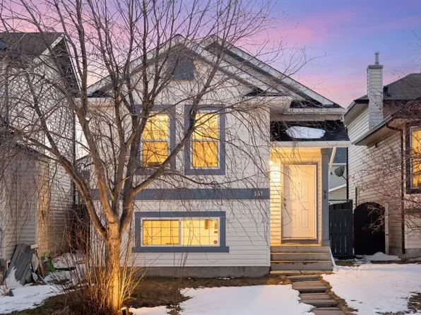 95 Coventry Rd NE, Calgary, AB T3K 5K4