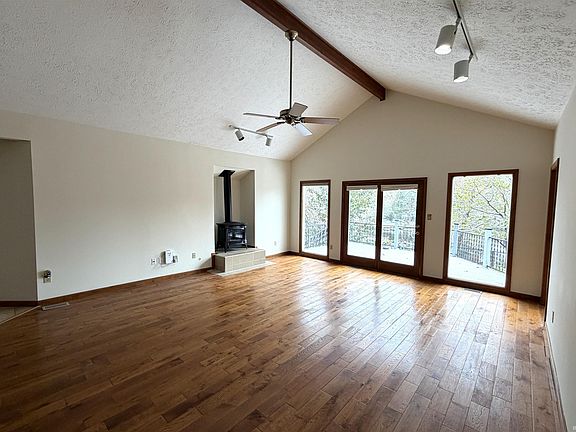 5th image of 3108 E Charles Ct