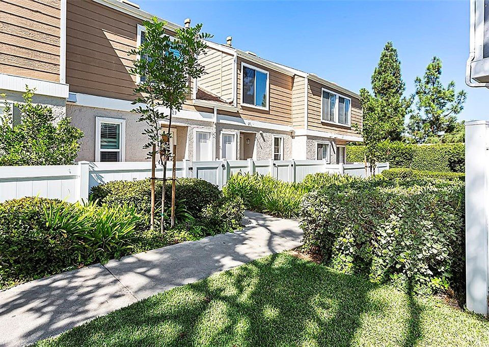 1st image of 27 Abbeywood Ln
