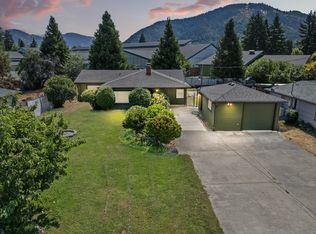 1611 Cloverlawn Dr, Grants Pass, OR