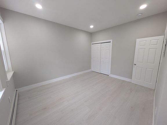 5th image of 316 John St APT 1