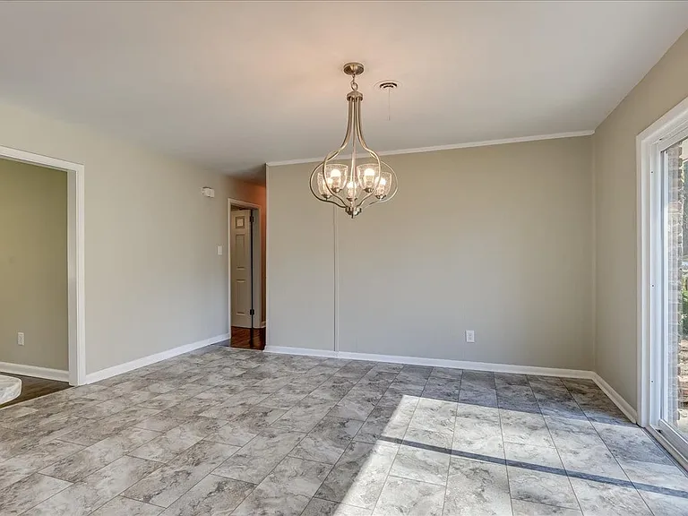 1202 Oakdale Rd — Photo 12