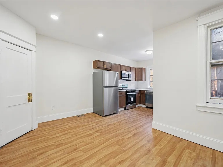 1623 S Lindenwood St — Photo 15