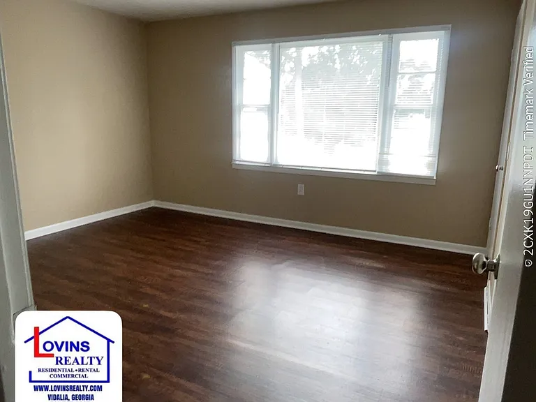 218 Arlington Dr — Photo 8