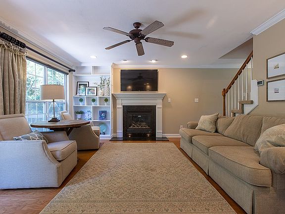 4th image of 8600 Tobias Ln