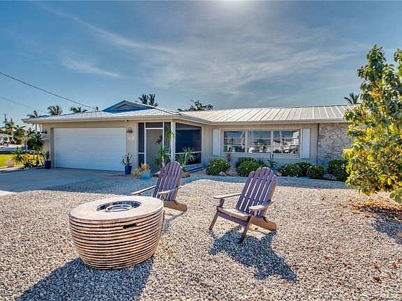 2nd image of 2292 Sapodilla Ln