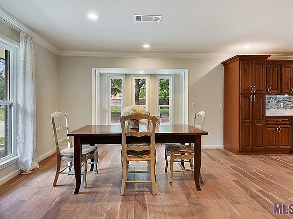 3rd image of 7529 C Carpenter Ln