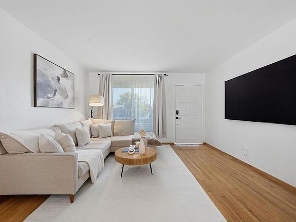 4th image of 7022 Jeanne Rd