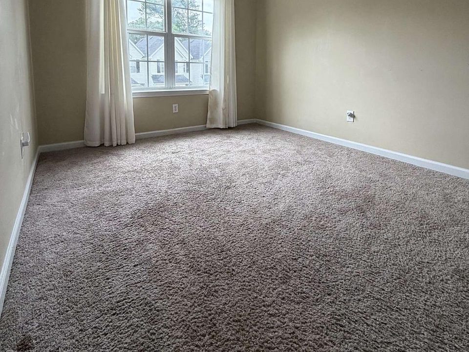 2nd image of 204 Gallant Ln SE #26