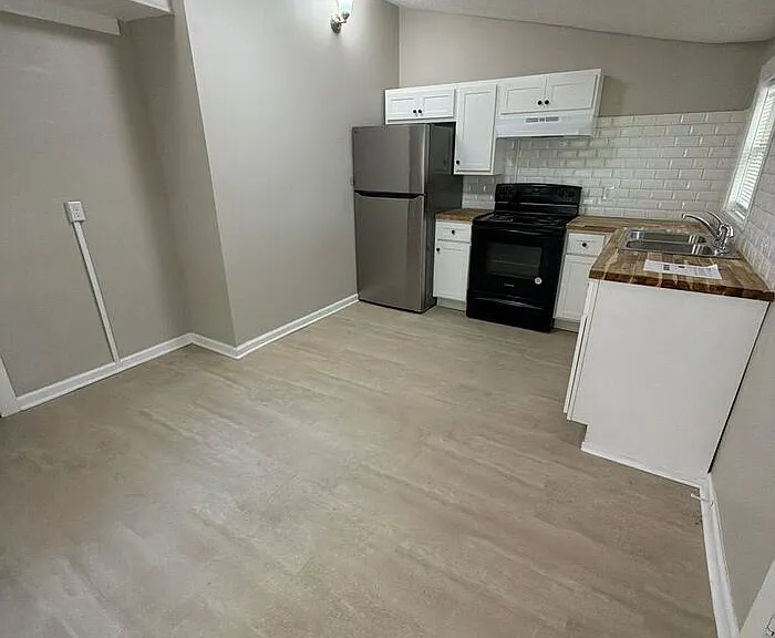 2725 Solway Ave — Photo 3
