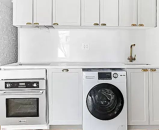 2nd image of 196 Elizabeth St APT 1