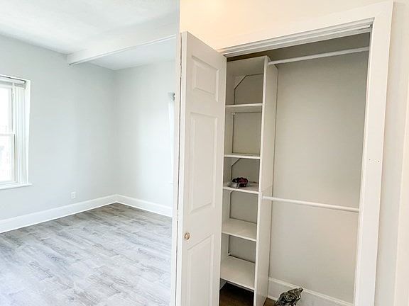 4th image of 30 Woodbine St Floor 2