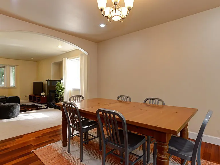 2900 S Court St — Photo 15