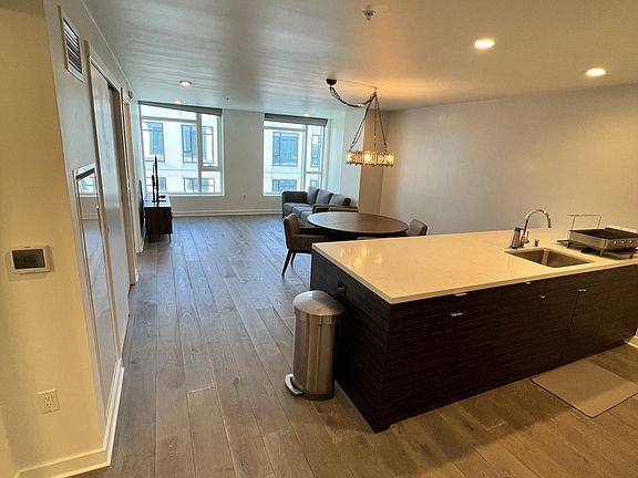 4th image of 1688 Pine St #3