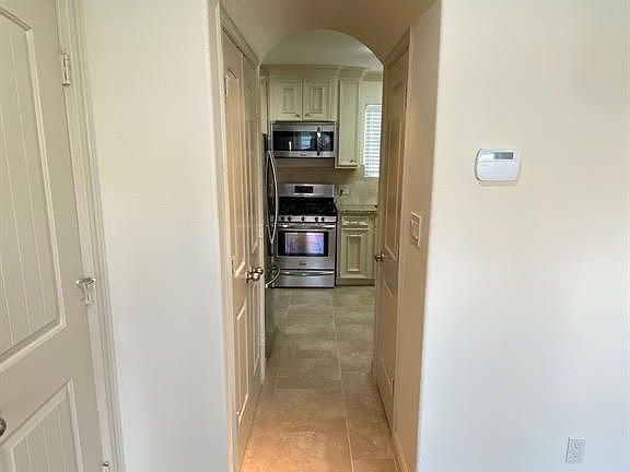 4th image of 4420 La Branch St #3