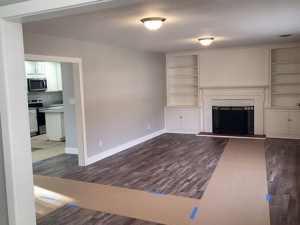 200 Paul Sawyier Dr