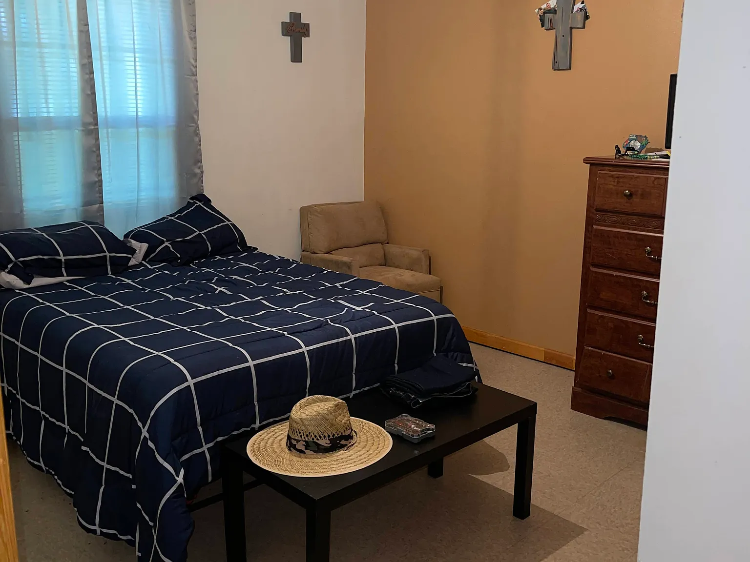 3 bed, 1300 sqft, $950 — Photo 4