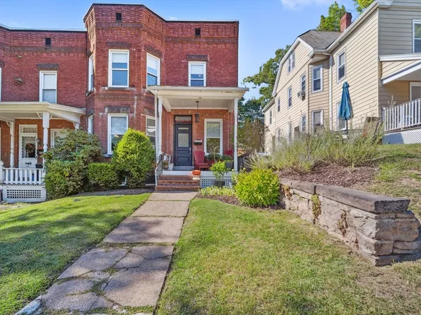 295 Linden St, Holyoke, MA 01040