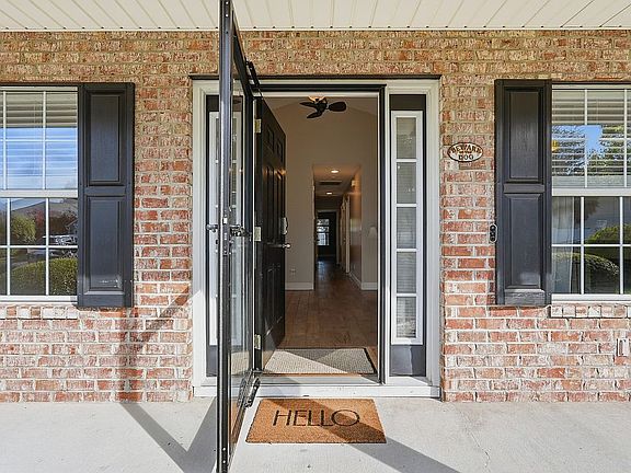 4th image of 404 Live Oak Walk
