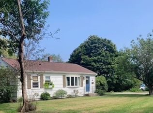54 Grapevine Rd, Gloucester, MA 01930