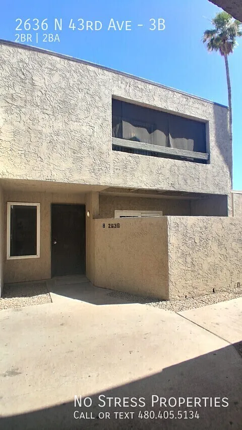 2 Bed Condo off 43rd Ave and Thomas With Walk-In Shower! — Photo 1