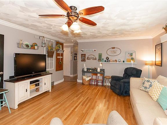 4th image of 8719 Johns Dr