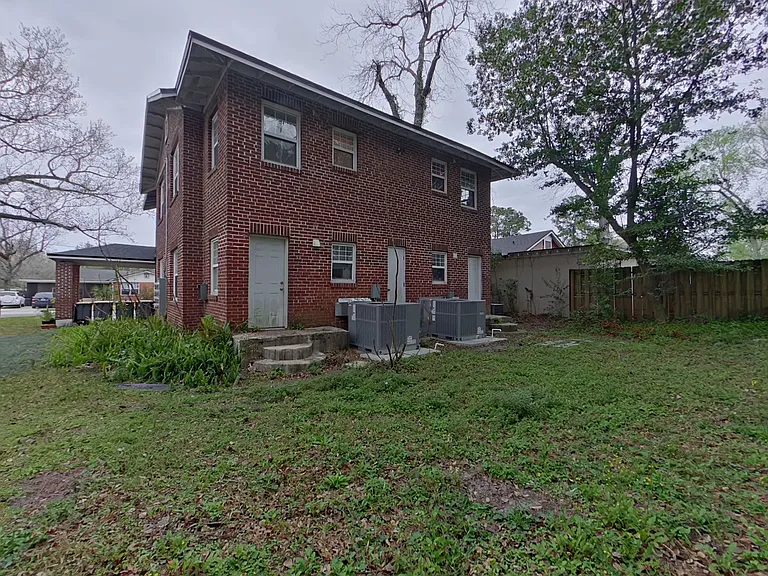 Dellwood Avenue 2920 — Photo 23