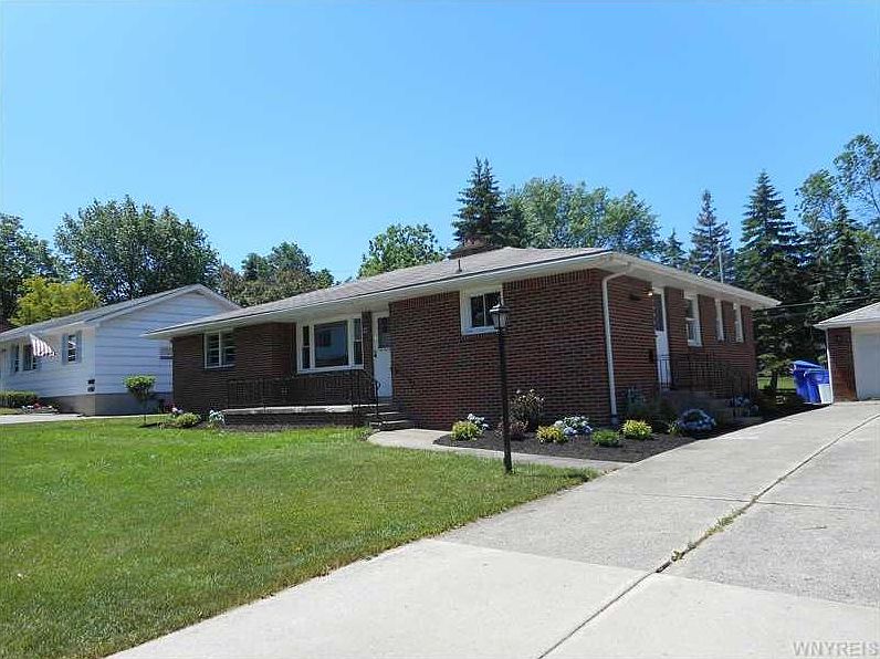 1st image of 32 Idlewood Dr