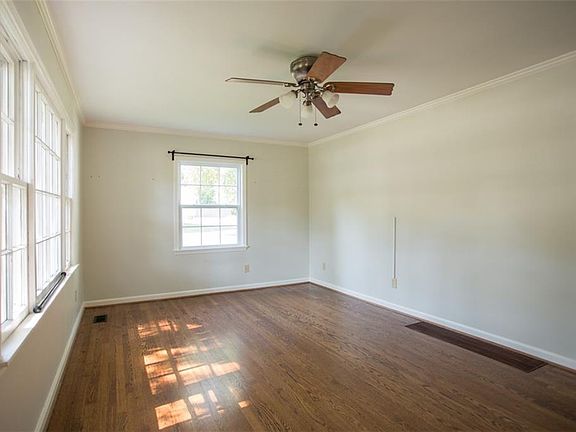 5th image of 5300 Sherwood Dr