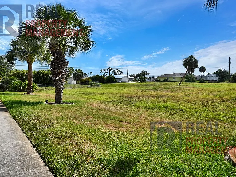 230 Rotonda Blvd W #A — Photo 5