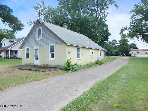 5th image of 1896 Fairview Ave