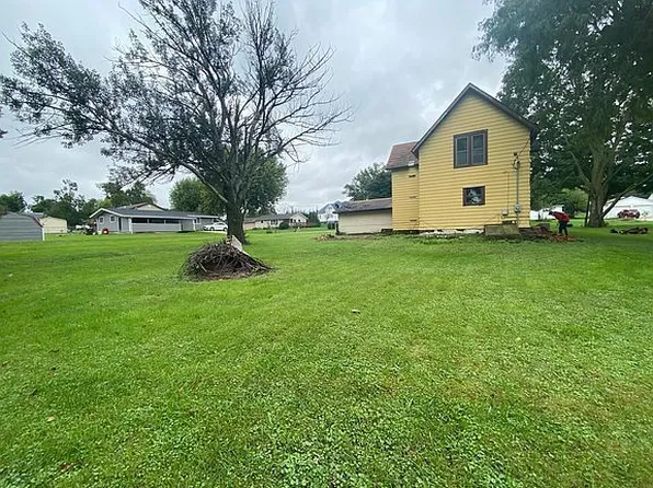 107 E Madison St, Toledo, IA 52342