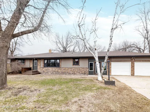 14 Pacific Ave, Thompson, ND 58278