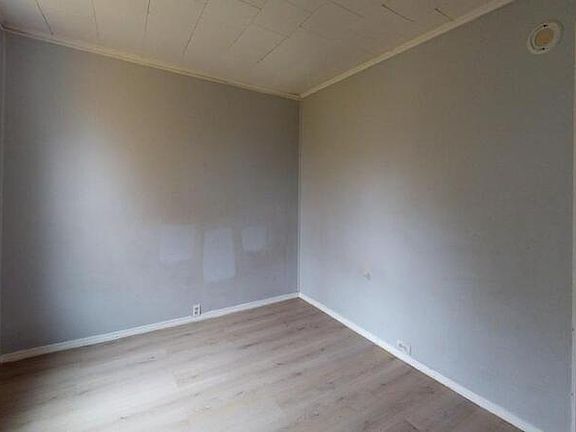 4th image of 10 Locust St #2