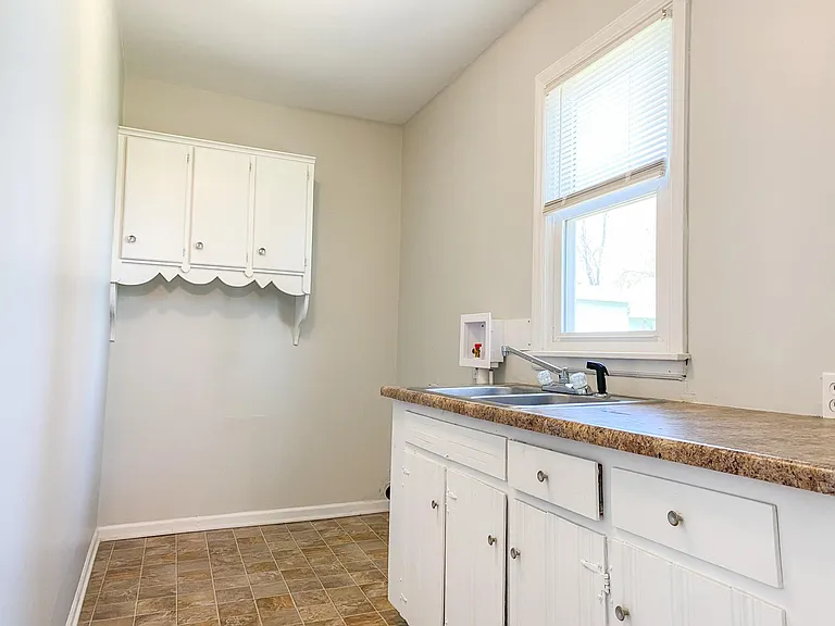 405 Hawthorne St — Photo 15