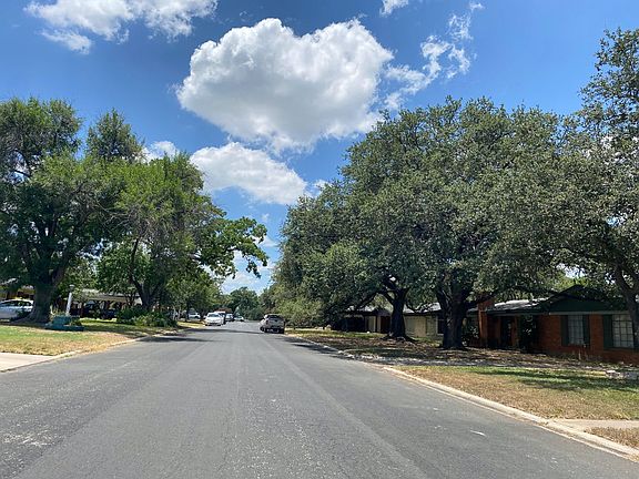 4th image of 134 Rosemont Dr