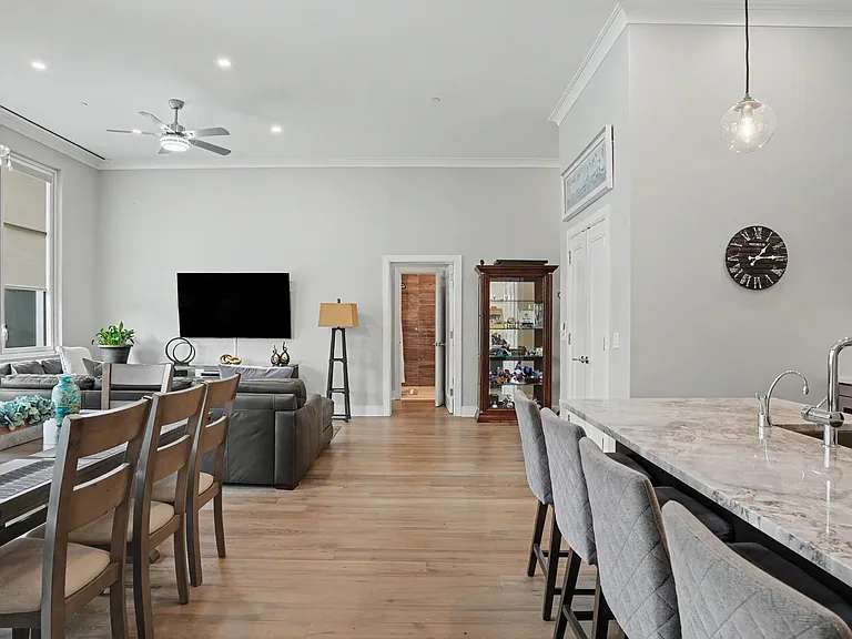 100 Garvies Point Rd #1005 — Photo 12