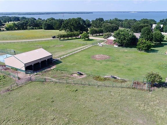 2nd image of 514 Hidden Oaks Ln