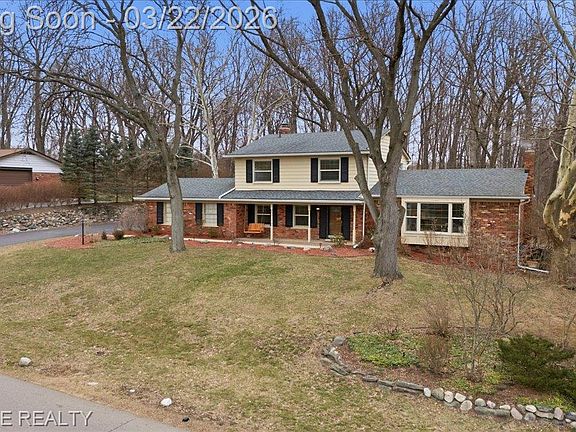 5th image of 326 Shagbark Dr