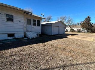 229 E Indiana St, Walters, OK 73572